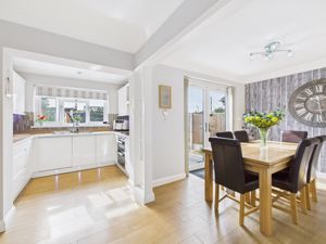 Kitchen diner- click for photo gallery